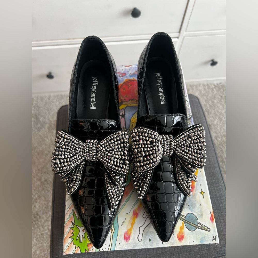 Jeffrey Campbell Valensia Bow - black stone patent pewter